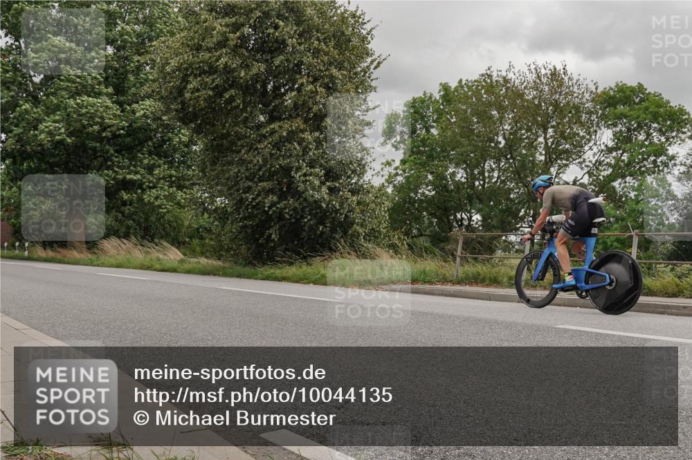 30.08.2026 - Elbe Triathlon Hamburg Michael Burmester http://msf.ph/oto/10044135 30.08.2026 15:00:22 Radfahren  meine-sportfotos.de