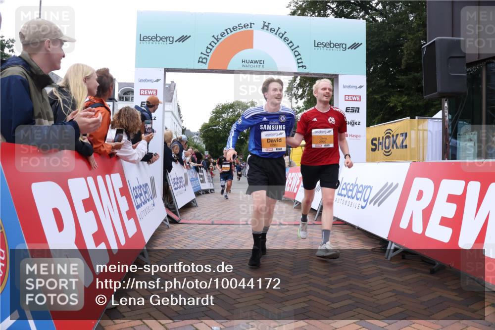 30.08.2026 - Blankeneser Heldenlauf Lena Gebhardt http://msf.ph/oto/10044172 30.08.2026 11:49:49 Ziel 2261, 2267, 2365, 2569, 2657, 2721, 2960 meine-sportfotos.de