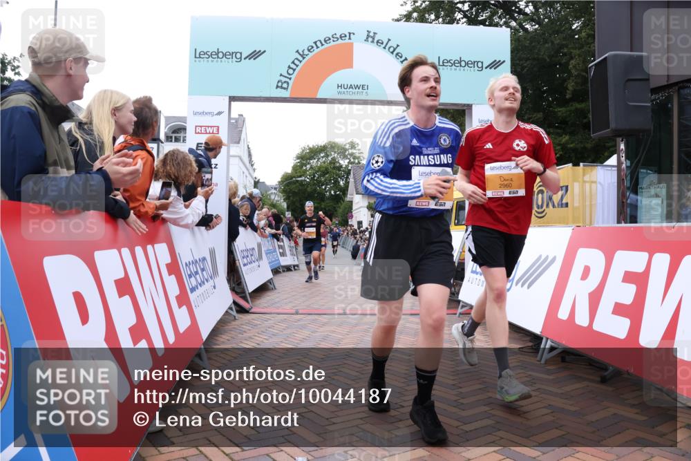 30.08.2026 - Blankeneser Heldenlauf Lena Gebhardt http://msf.ph/oto/10044187 30.08.2026 11:49:50 Ziel 2261, 2267, 2365, 2569, 2657, 2721, 2960 meine-sportfotos.de