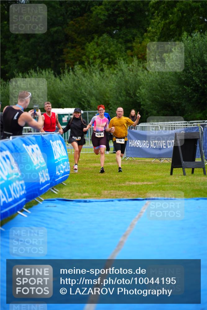 30.08.2026 - Elbe Triathlon Hamburg LAZAROV Photography http://msf.ph/oto/10044195 30.08.2026 16:42:15 Ziel  meine-sportfotos.de