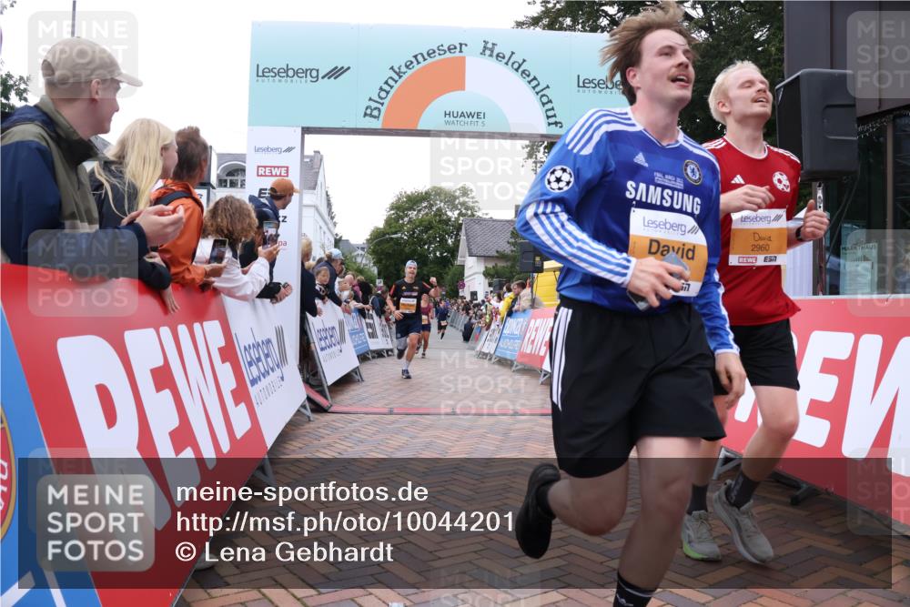 30.08.2026 - Blankeneser Heldenlauf Lena Gebhardt http://msf.ph/oto/10044201 30.08.2026 11:49:50 Ziel 2261, 2267, 2365, 2569, 2657, 2721, 2960 meine-sportfotos.de