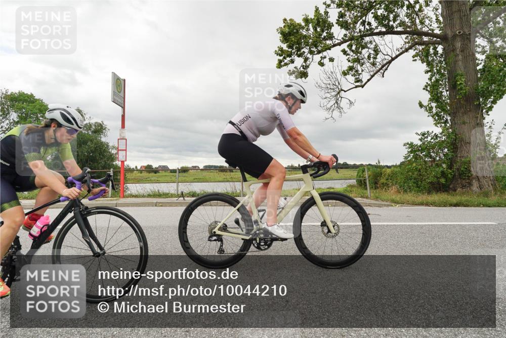 30.08.2026 - Elbe Triathlon Hamburg Michael Burmester http://msf.ph/oto/10044210 30.08.2026 14:13:46 Radfahren 150 meine-sportfotos.de