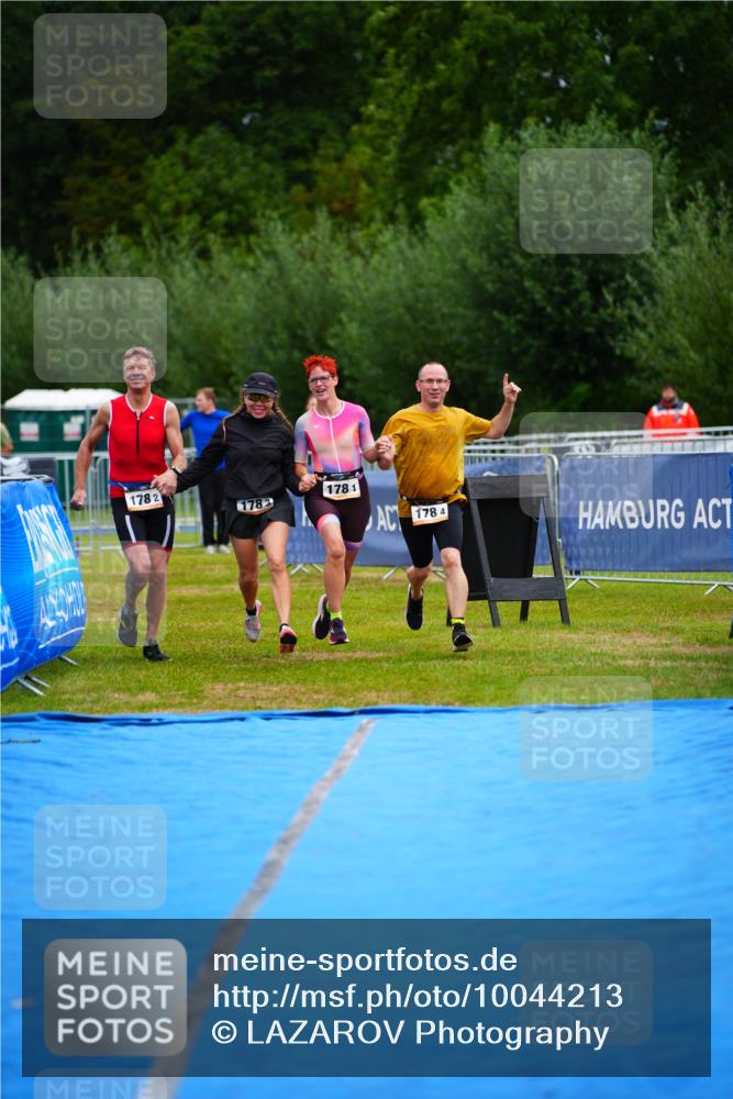 30.08.2026 - Elbe Triathlon Hamburg LAZAROV Photography http://msf.ph/oto/10044213 30.08.2026 16:42:17 Ziel  meine-sportfotos.de