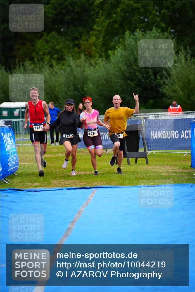 30.08.2026 - Elbe Triathlon Hamburg LAZAROV Photography http://msf.ph/oto/10044219 30.08.2026 16:42:17 Ziel  meine-sportfotos.de