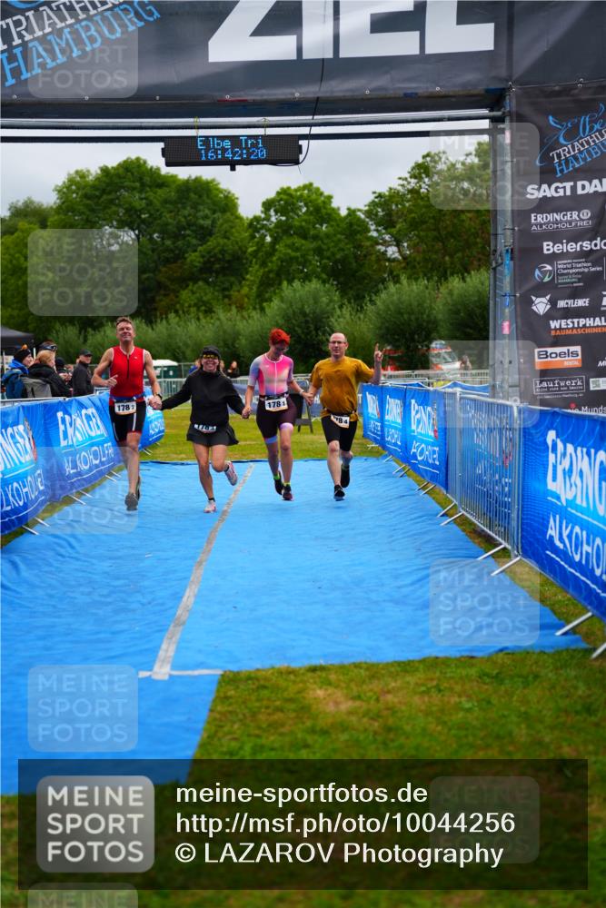 30.08.2026 - Elbe Triathlon Hamburg LAZAROV Photography http://msf.ph/oto/10044256 30.08.2026 16:42:20 Ziel  meine-sportfotos.de