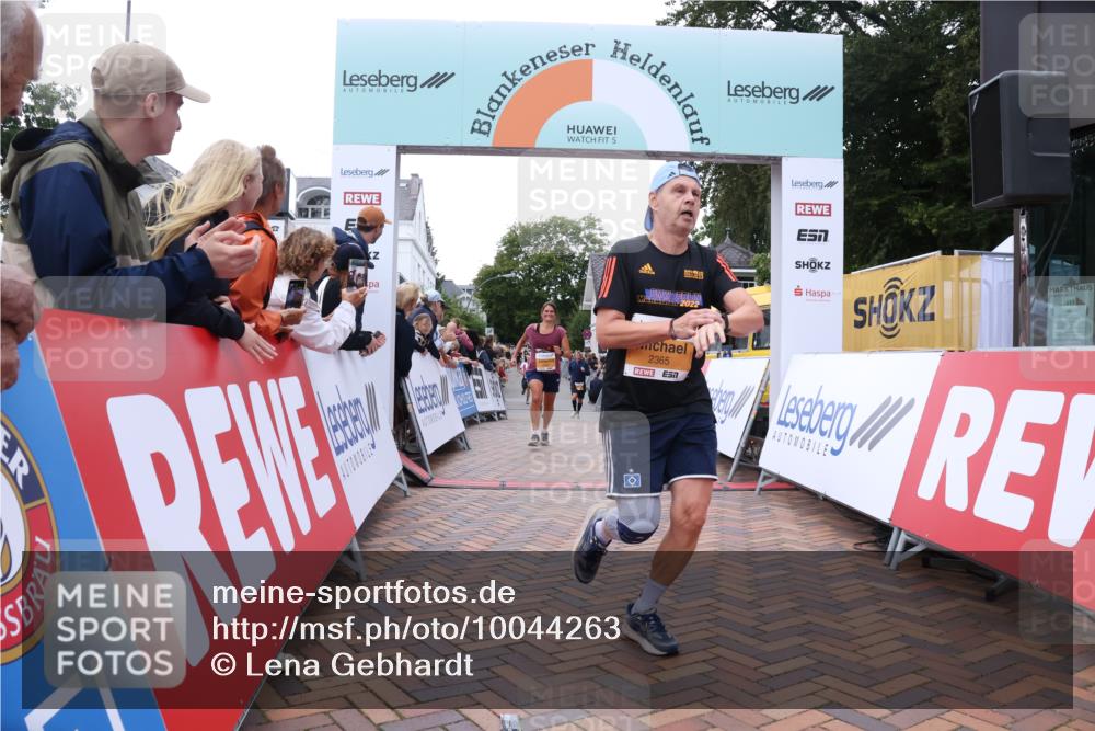 30.08.2026 - Blankeneser Heldenlauf Lena Gebhardt http://msf.ph/oto/10044263 30.08.2026 11:49:52 Ziel 2054, 2261, 2267, 2365, 2569, 2721, 2960 meine-sportfotos.de