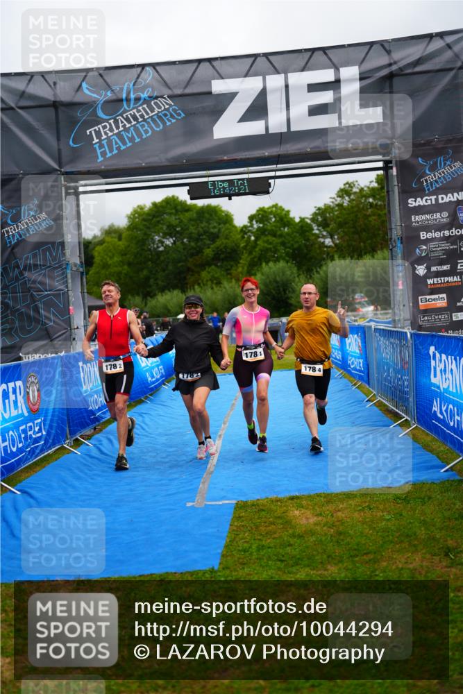 30.08.2026 - Elbe Triathlon Hamburg LAZAROV Photography http://msf.ph/oto/10044294 30.08.2026 16:42:21 Ziel  meine-sportfotos.de