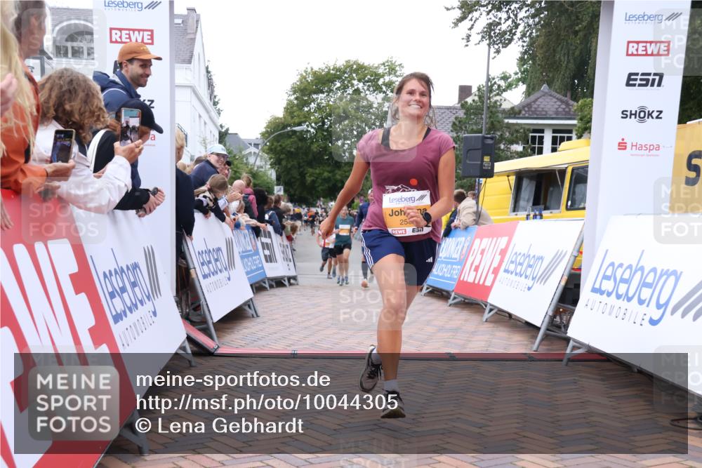 30.08.2026 - Blankeneser Heldenlauf Lena Gebhardt http://msf.ph/oto/10044305 30.08.2026 11:49:53 Ziel 2054, 2261, 2267, 2365, 2569, 2721, 2960 meine-sportfotos.de