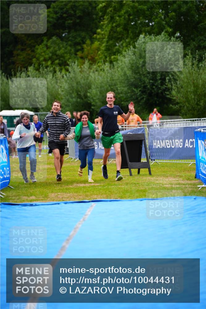 30.08.2026 - Elbe Triathlon Hamburg LAZAROV Photography http://msf.ph/oto/10044431 30.08.2026 16:44:41 Ziel  meine-sportfotos.de