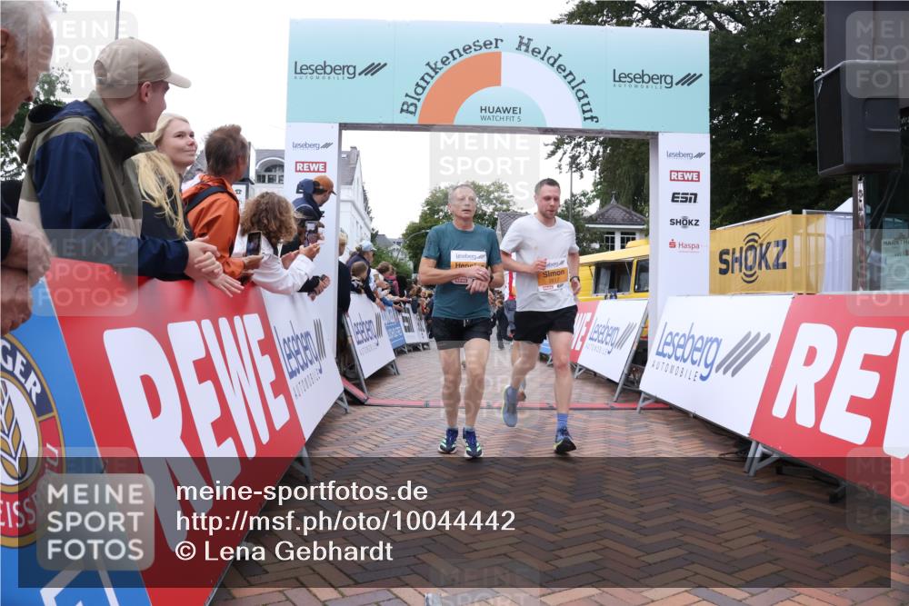 30.08.2026 - Blankeneser Heldenlauf Lena Gebhardt http://msf.ph/oto/10044442 30.08.2026 11:49:59 Ziel 2054, 2178, 2365, 2550, 2569, 2617, 2674 meine-sportfotos.de