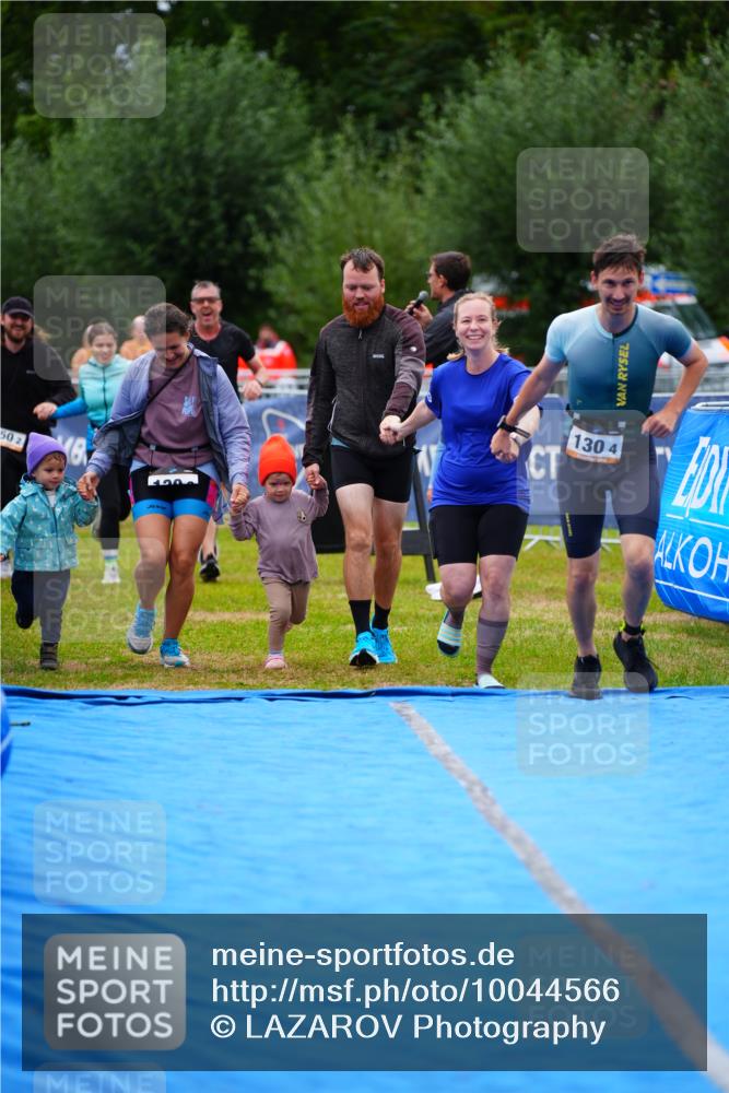 30.08.2026 - Elbe Triathlon Hamburg LAZAROV Photography http://msf.ph/oto/10044566 30.08.2026 16:45:12 Ziel  meine-sportfotos.de