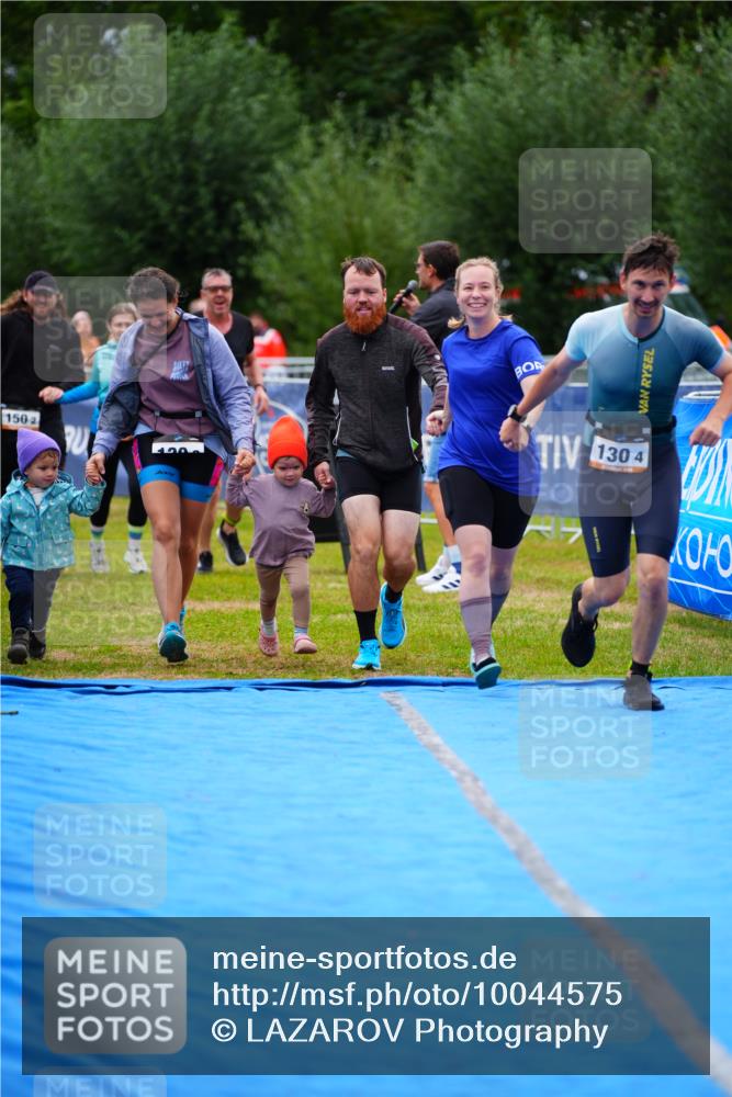 30.08.2026 - Elbe Triathlon Hamburg LAZAROV Photography http://msf.ph/oto/10044575 30.08.2026 16:45:12 Ziel  meine-sportfotos.de