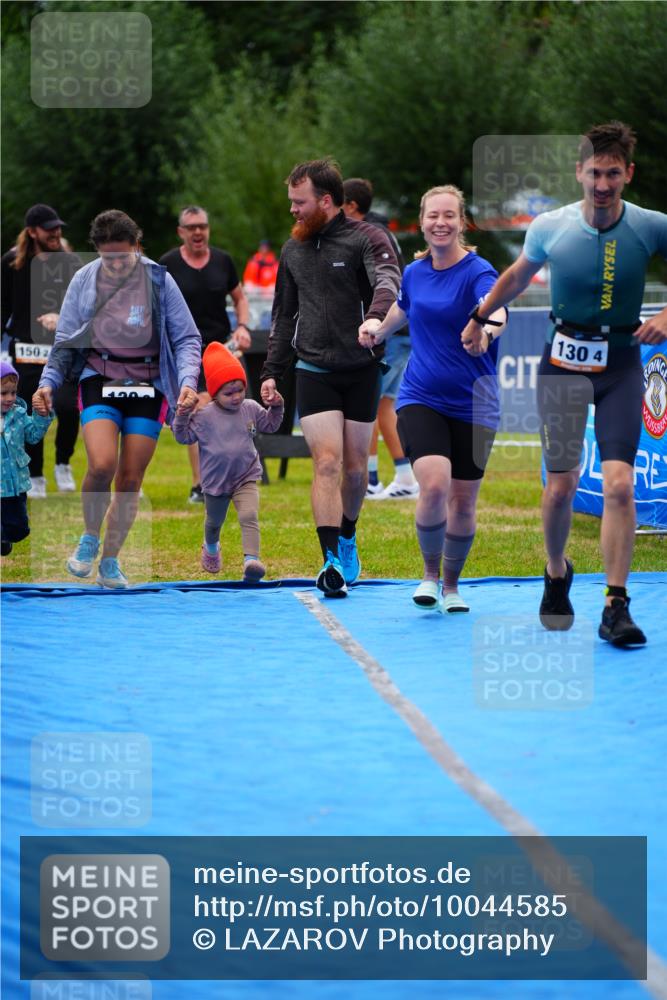 30.08.2026 - Elbe Triathlon Hamburg LAZAROV Photography http://msf.ph/oto/10044585 30.08.2026 16:45:13 Ziel  meine-sportfotos.de