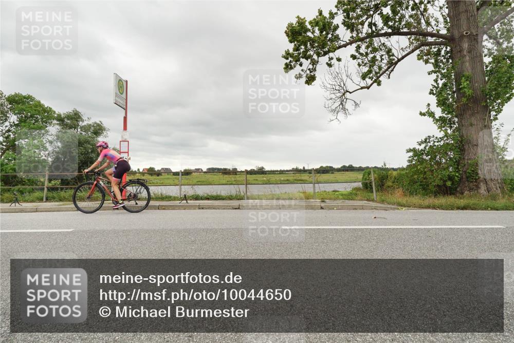30.08.2026 - Elbe Triathlon Hamburg Michael Burmester http://msf.ph/oto/10044650 30.08.2026 14:16:55 Radfahren 157 meine-sportfotos.de