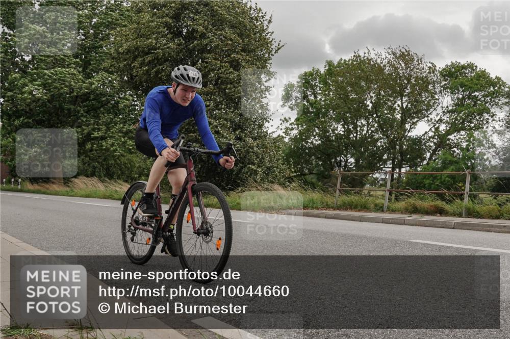 30.08.2026 - Elbe Triathlon Hamburg Michael Burmester http://msf.ph/oto/10044660 30.08.2026 15:10:06 Radfahren  meine-sportfotos.de