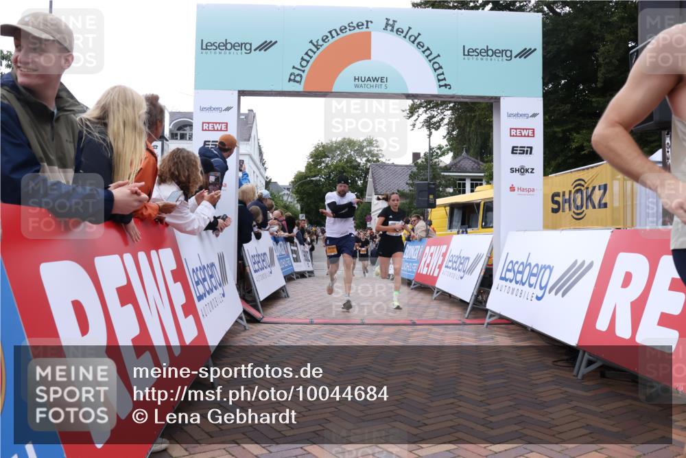 30.08.2026 - Blankeneser Heldenlauf Lena Gebhardt http://msf.ph/oto/10044684 30.08.2026 11:50:14 Ziel 2017, 2028, 2060, 2396, 2612, 2739, 2805, 2958 meine-sportfotos.de