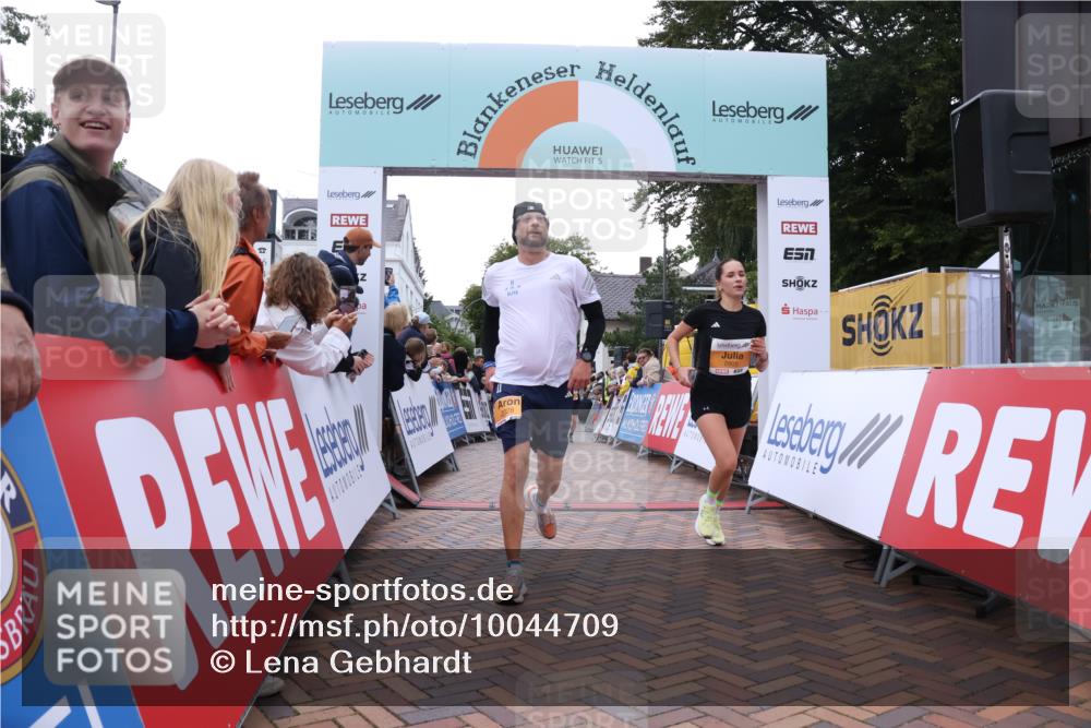 30.08.2026 - Blankeneser Heldenlauf Lena Gebhardt http://msf.ph/oto/10044709 30.08.2026 11:50:14 Ziel 2017, 2028, 2060, 2396, 2612, 2739, 2805, 2958 meine-sportfotos.de