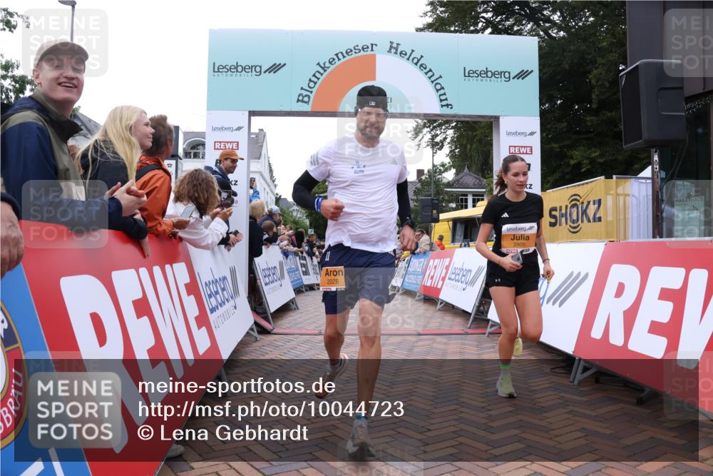 30.08.2026 - Blankeneser Heldenlauf Lena Gebhardt http://msf.ph/oto/10044723 30.08.2026 11:50:15 Ziel 2017, 2028, 2060, 2243, 2396, 2612, 2739, 2805, 2958 meine-sportfotos.de