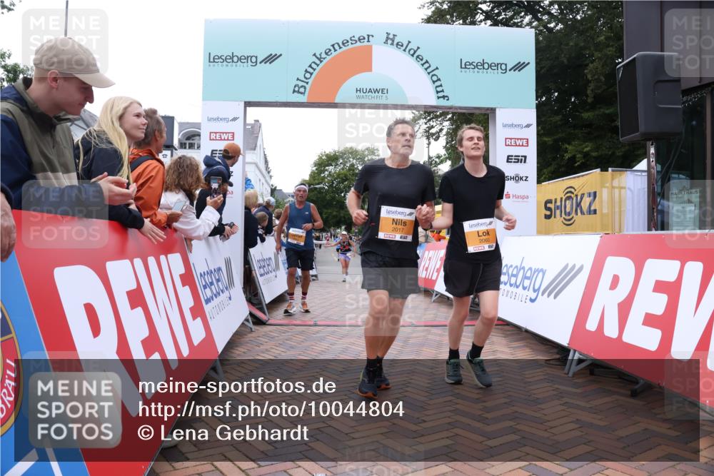 30.08.2026 - Blankeneser Heldenlauf Lena Gebhardt http://msf.ph/oto/10044804 30.08.2026 11:50:19 Ziel 2017, 2028, 2060, 2220, 2243, 2739, 2805, 2958 meine-sportfotos.de