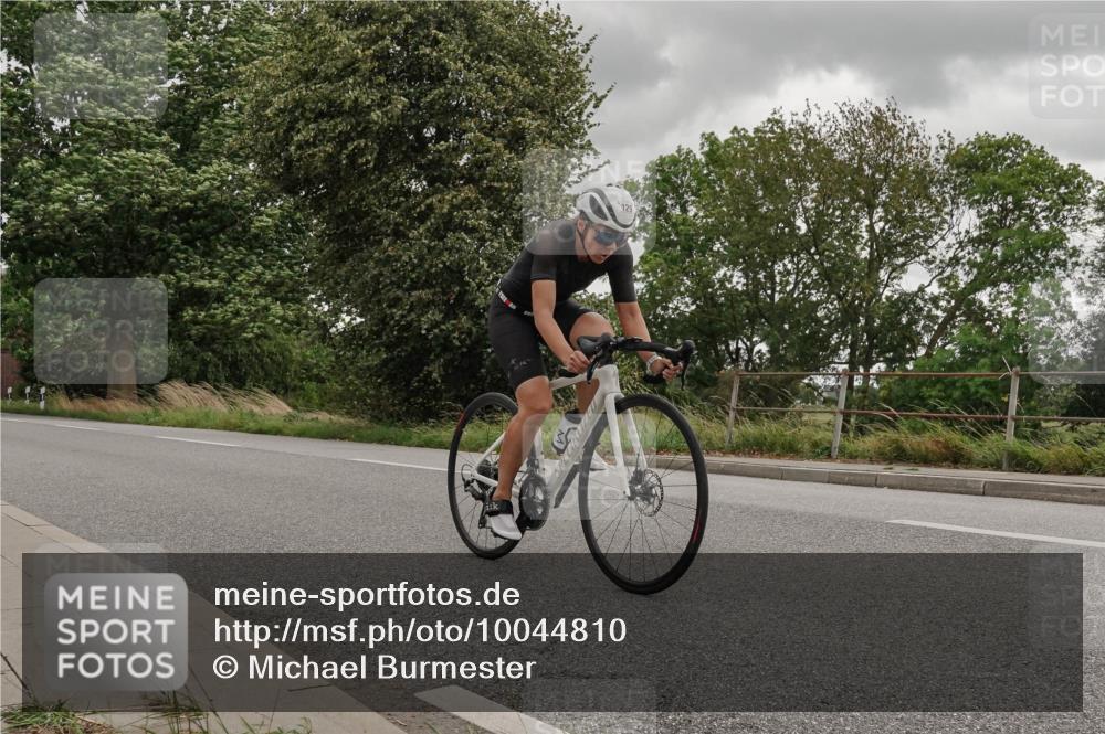 30.08.2026 - Elbe Triathlon Hamburg Michael Burmester http://msf.ph/oto/10044810 30.08.2026 15:15:03 Radfahren  meine-sportfotos.de
