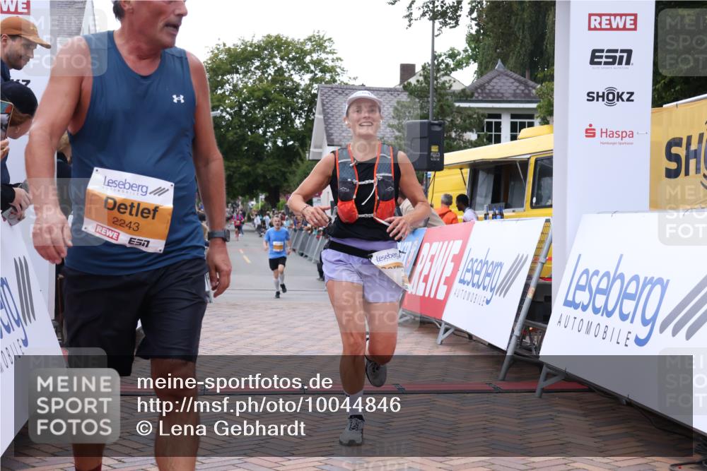 30.08.2026 - Blankeneser Heldenlauf Lena Gebhardt http://msf.ph/oto/10044846 30.08.2026 11:50:22 Ziel 2017, 2028, 2060, 2220, 2243, 2687, 2805 meine-sportfotos.de