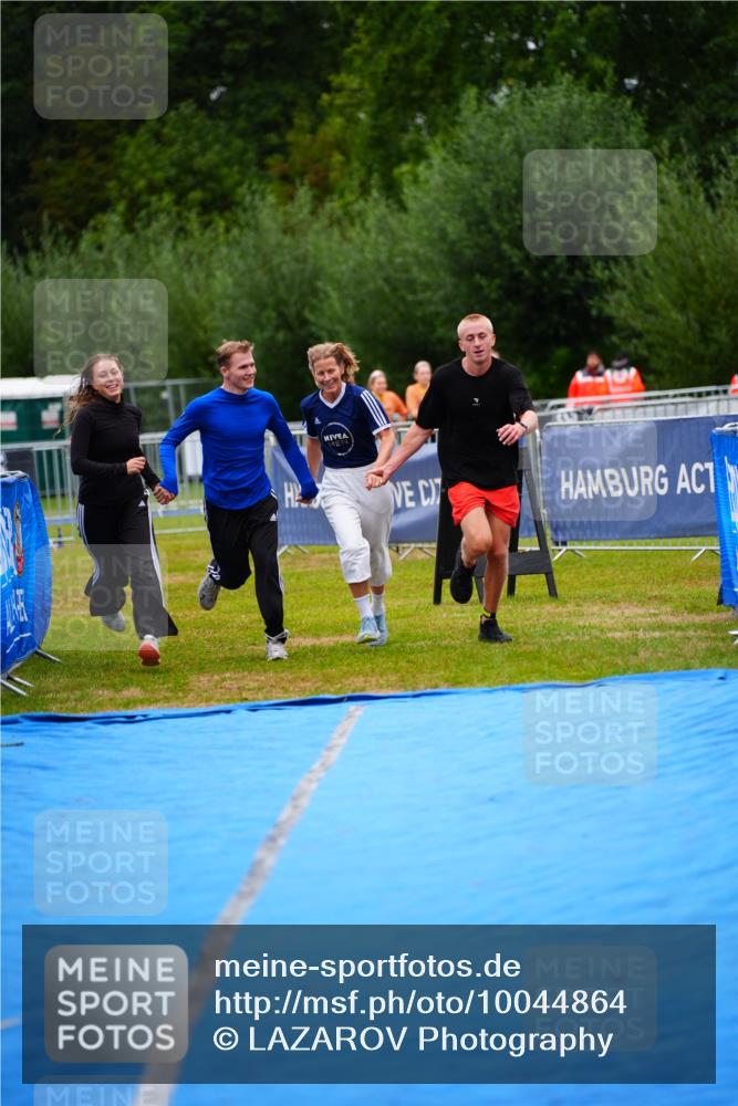 30.08.2026 - Elbe Triathlon Hamburg LAZAROV Photography http://msf.ph/oto/10044864 30.08.2026 16:47:03 Ziel  meine-sportfotos.de