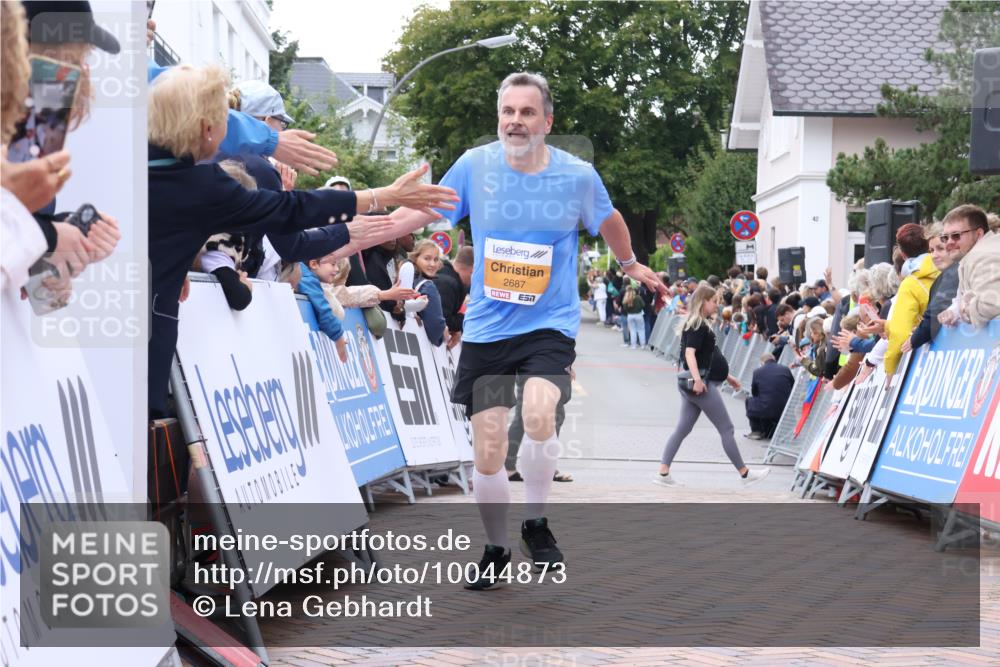 30.08.2026 - Blankeneser Heldenlauf Lena Gebhardt http://msf.ph/oto/10044873 30.08.2026 11:50:26 Ziel 2017, 2060, 2220, 2243, 2687 meine-sportfotos.de