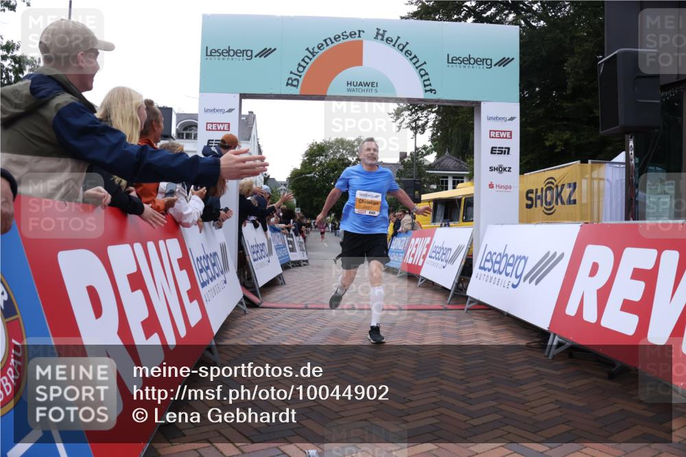 30.08.2026 - Blankeneser Heldenlauf Lena Gebhardt http://msf.ph/oto/10044902 30.08.2026 11:50:27 Ziel 2220, 2243, 2687 meine-sportfotos.de