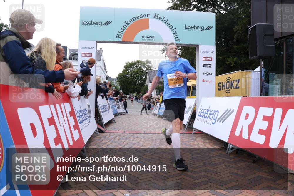 30.08.2026 - Blankeneser Heldenlauf Lena Gebhardt http://msf.ph/oto/10044915 30.08.2026 11:50:27 Ziel 2220, 2243, 2687 meine-sportfotos.de