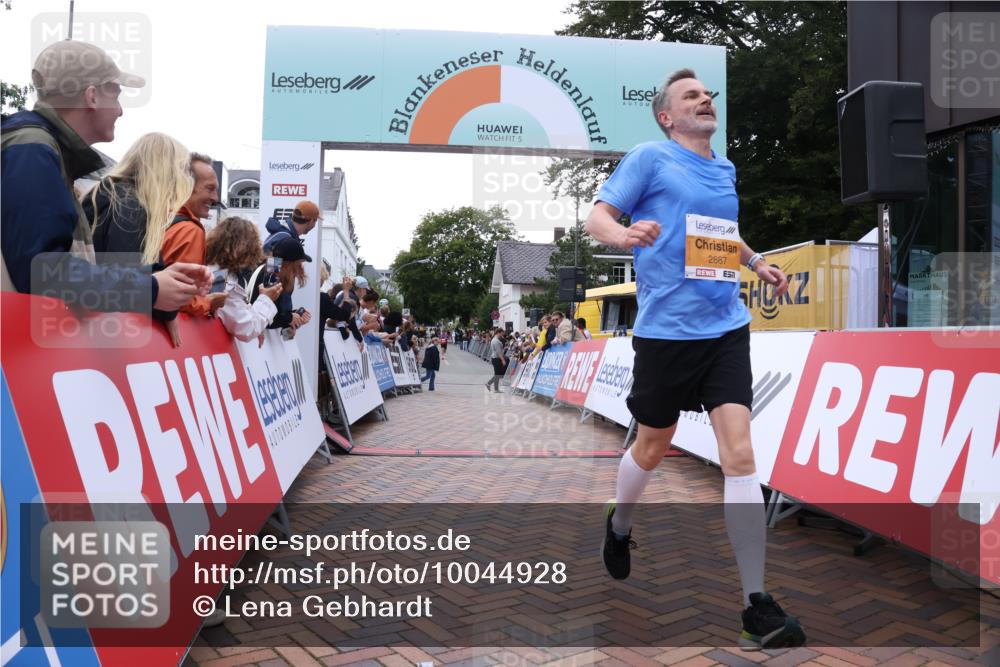 30.08.2026 - Blankeneser Heldenlauf Lena Gebhardt http://msf.ph/oto/10044928 30.08.2026 11:50:27 Ziel 2220, 2243, 2687 meine-sportfotos.de