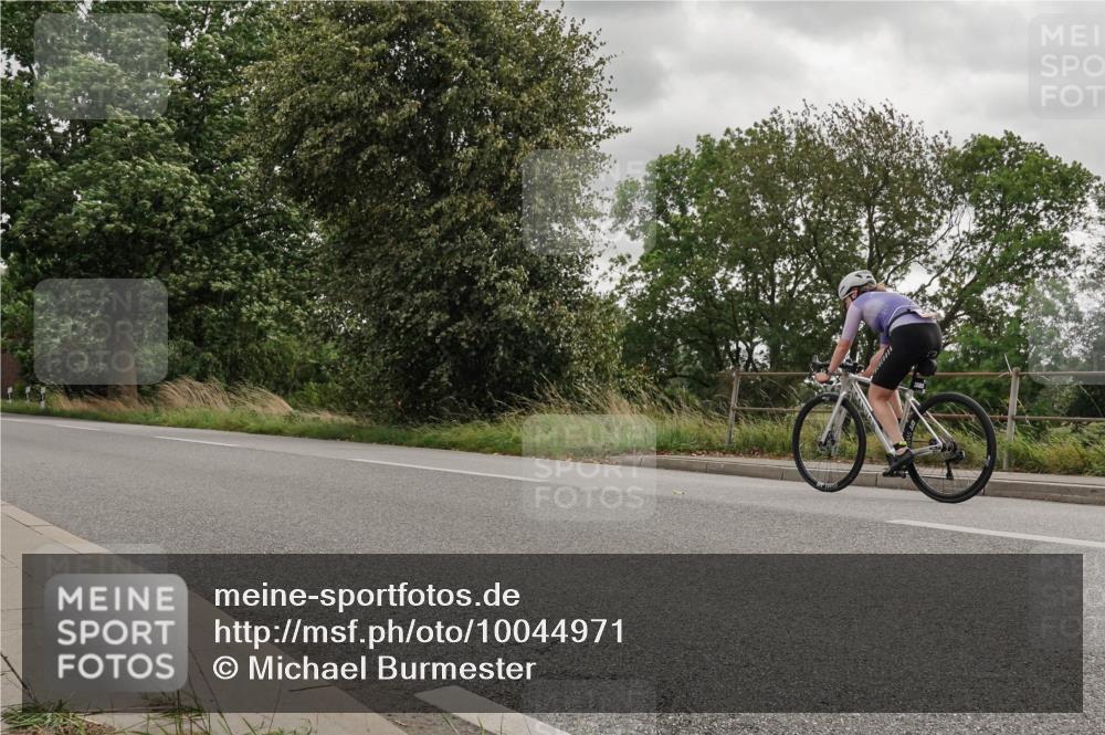30.08.2026 - Elbe Triathlon Hamburg Michael Burmester http://msf.ph/oto/10044971 30.08.2026 15:20:14 Radfahren  meine-sportfotos.de