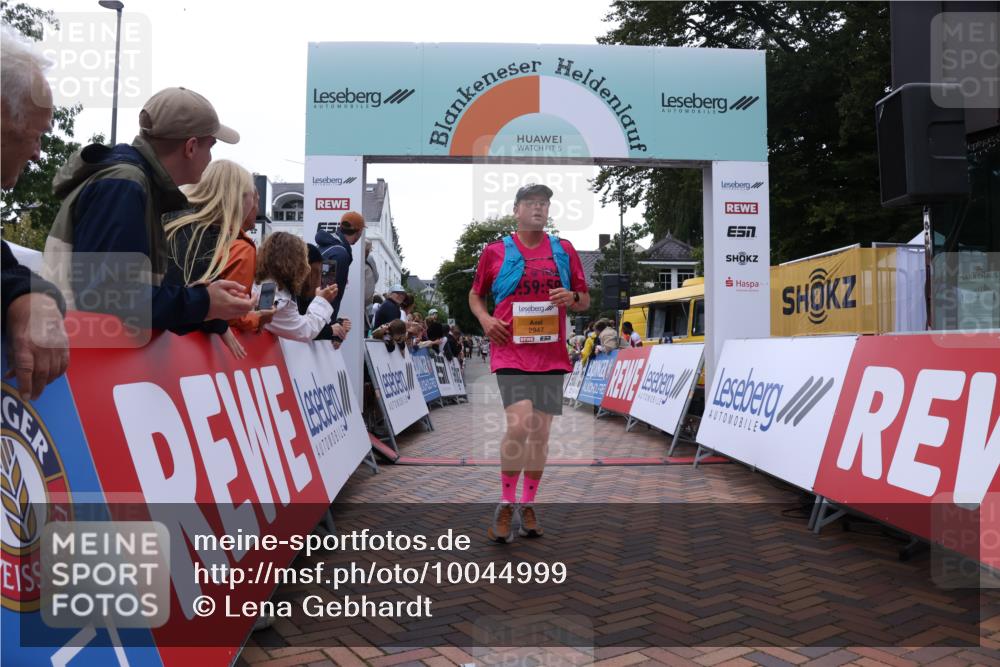 30.08.2026 - Blankeneser Heldenlauf Lena Gebhardt http://msf.ph/oto/10044999 30.08.2026 11:50:39 Ziel 2947 meine-sportfotos.de