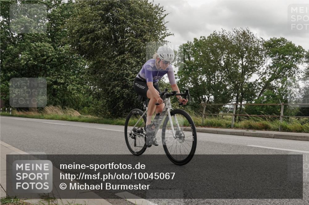 30.08.2026 - Elbe Triathlon Hamburg Michael Burmester http://msf.ph/oto/10045067 30.08.2026 15:21:30 Radfahren  meine-sportfotos.de