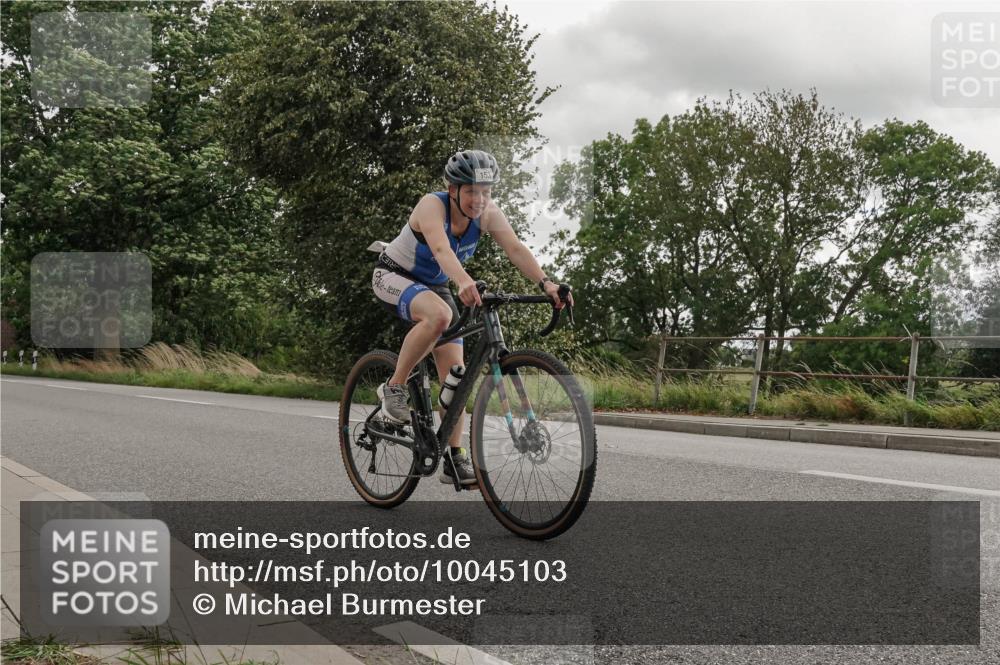 30.08.2026 - Elbe Triathlon Hamburg Michael Burmester http://msf.ph/oto/10045103 30.08.2026 15:21:48 Radfahren  meine-sportfotos.de