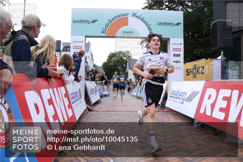 30.08.2026 - Blankeneser Heldenlauf Lena Gebhardt http://msf.ph/oto/10045135 30.08.2026 11:50:51 Ziel 2105, 2544, 2732, 2881 meine-sportfotos.de