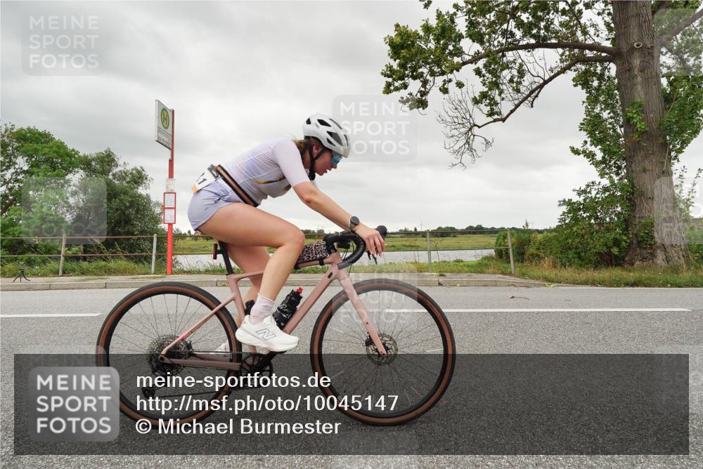 30.08.2026 - Elbe Triathlon Hamburg Michael Burmester http://msf.ph/oto/10045147 30.08.2026 14:20:30 Radfahren 138 meine-sportfotos.de