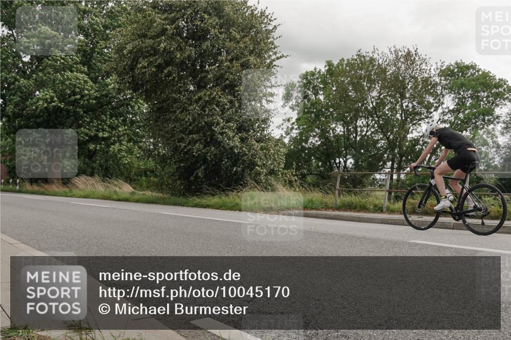 30.08.2026 - Elbe Triathlon Hamburg Michael Burmester http://msf.ph/oto/10045170 30.08.2026 15:22:30 Radfahren  meine-sportfotos.de