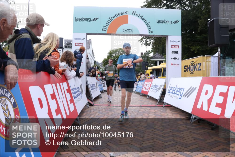 30.08.2026 - Blankeneser Heldenlauf Lena Gebhardt http://msf.ph/oto/10045176 30.08.2026 11:50:53 Ziel 2105, 2544, 2732, 2881 meine-sportfotos.de