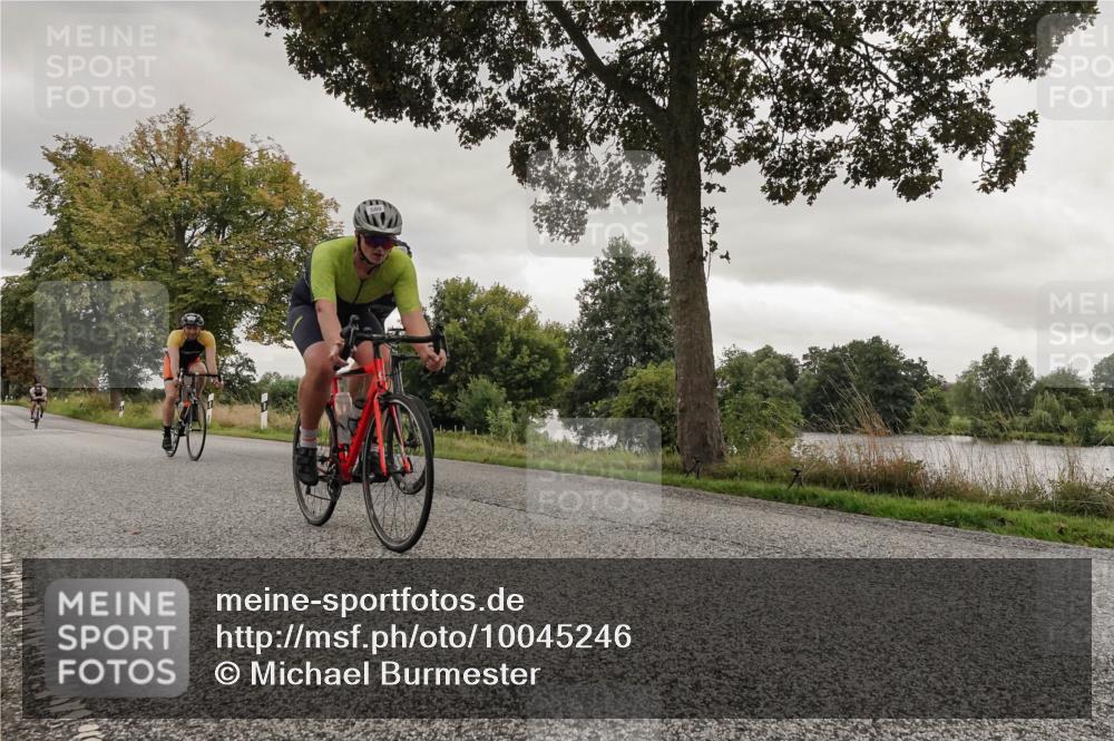 30.08.2026 - Elbe Triathlon Hamburg Michael Burmester http://msf.ph/oto/10045246 30.08.2026 09:26:56 Radfahren 229, 245, 310, 318, 328, 359, 503, 580, 595, 596, 626, 676 meine-sportfotos.de