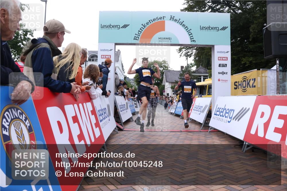 30.08.2026 - Blankeneser Heldenlauf Lena Gebhardt http://msf.ph/oto/10045248 30.08.2026 11:50:58 Ziel 2105, 2149, 2150, 2209, 2544, 2712, 2881 meine-sportfotos.de