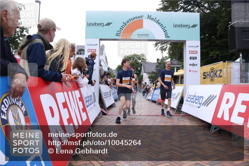 30.08.2026 - Blankeneser Heldenlauf Lena Gebhardt http://msf.ph/oto/10045264 30.08.2026 11:50:59 Ziel 2149, 2150, 2209, 2544, 2712, 2881 meine-sportfotos.de