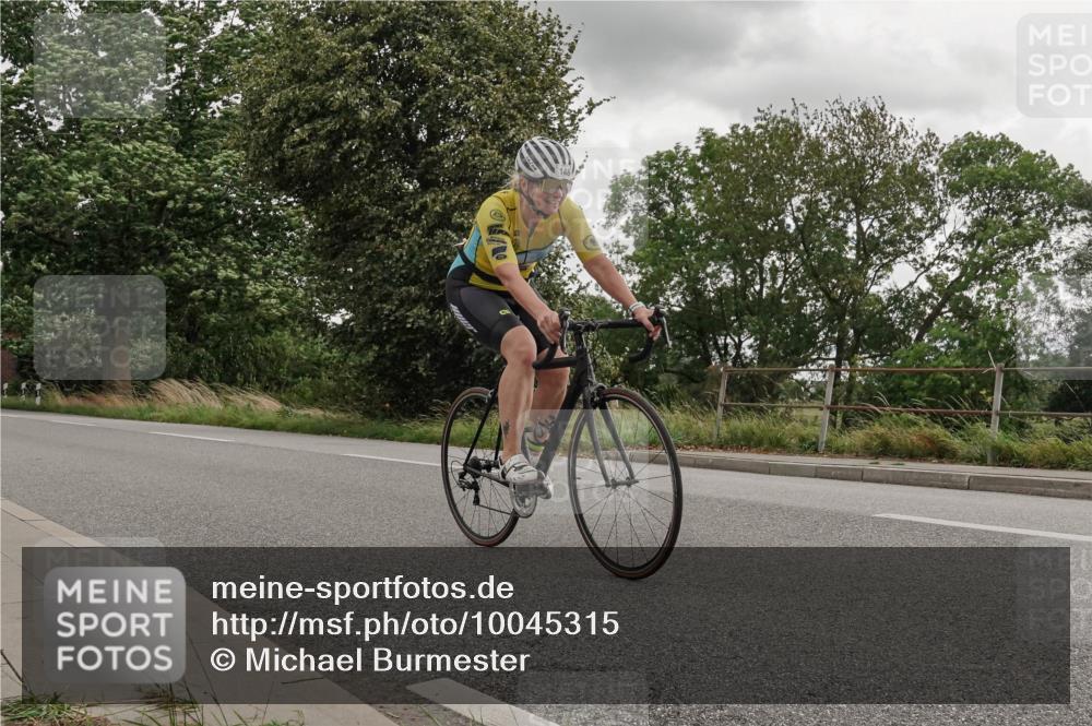 30.08.2026 - Elbe Triathlon Hamburg Michael Burmester http://msf.ph/oto/10045315 30.08.2026 15:24:58 Radfahren  meine-sportfotos.de