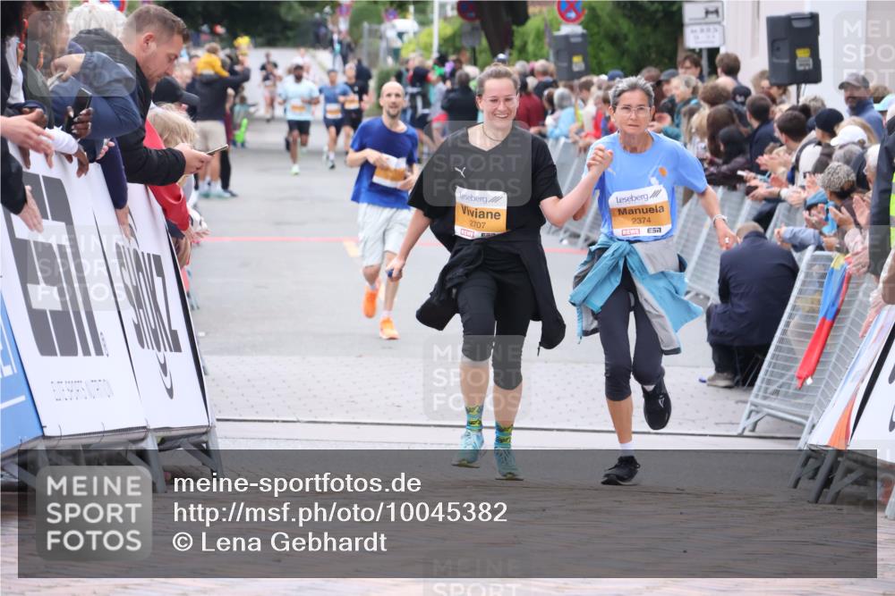 30.08.2026 - Blankeneser Heldenlauf Lena Gebhardt http://msf.ph/oto/10045382 30.08.2026 11:51:04 Ziel 2149, 2150, 2209, 2712 meine-sportfotos.de