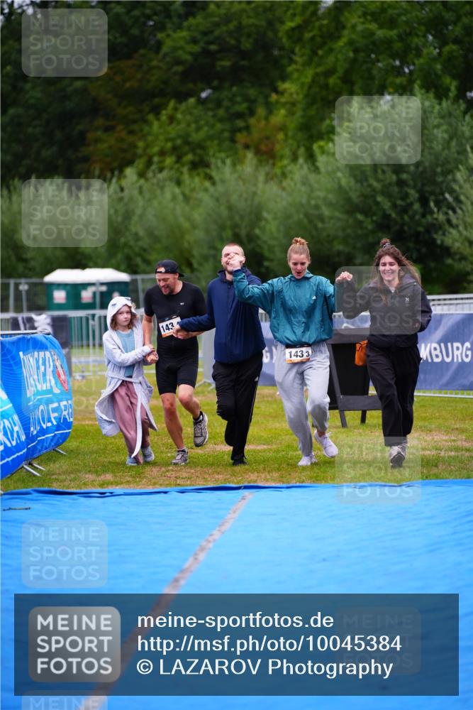 30.08.2026 - Elbe Triathlon Hamburg LAZAROV Photography http://msf.ph/oto/10045384 30.08.2026 17:02:12 Ziel  meine-sportfotos.de