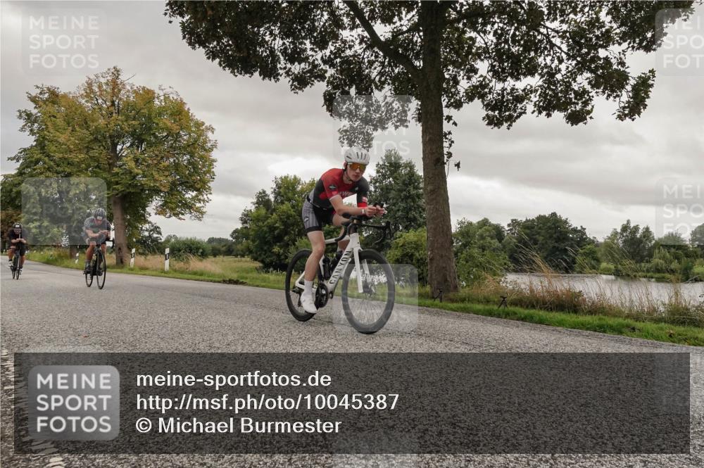 30.08.2026 - Elbe Triathlon Hamburg Michael Burmester http://msf.ph/oto/10045387 30.08.2026 09:27:30 Radfahren 325, 464, 526, 556, 665 meine-sportfotos.de
