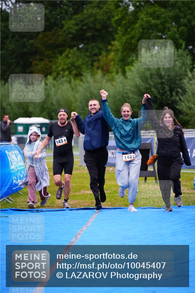 30.08.2026 - Elbe Triathlon Hamburg LAZAROV Photography http://msf.ph/oto/10045407 30.08.2026 17:02:13 Ziel  meine-sportfotos.de