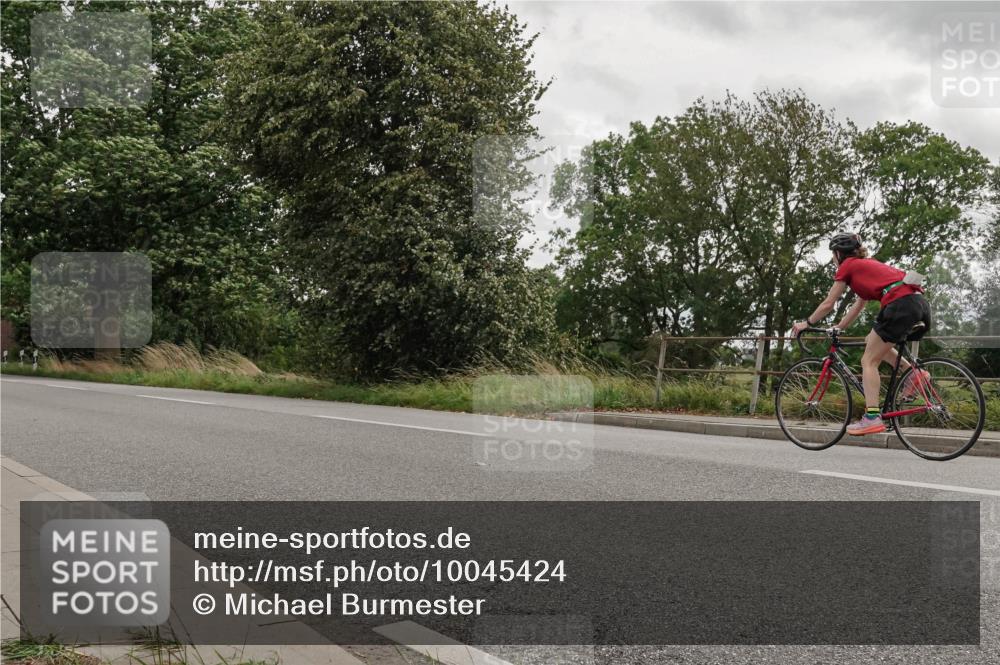 30.08.2026 - Elbe Triathlon Hamburg Michael Burmester http://msf.ph/oto/10045424 30.08.2026 15:26:25 Radfahren  meine-sportfotos.de