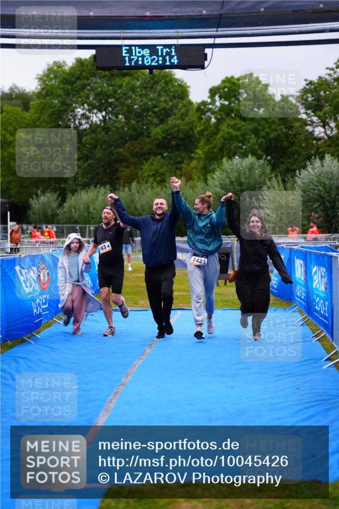 30.08.2026 - Elbe Triathlon Hamburg LAZAROV Photography http://msf.ph/oto/10045426 30.08.2026 17:02:14 Ziel  meine-sportfotos.de