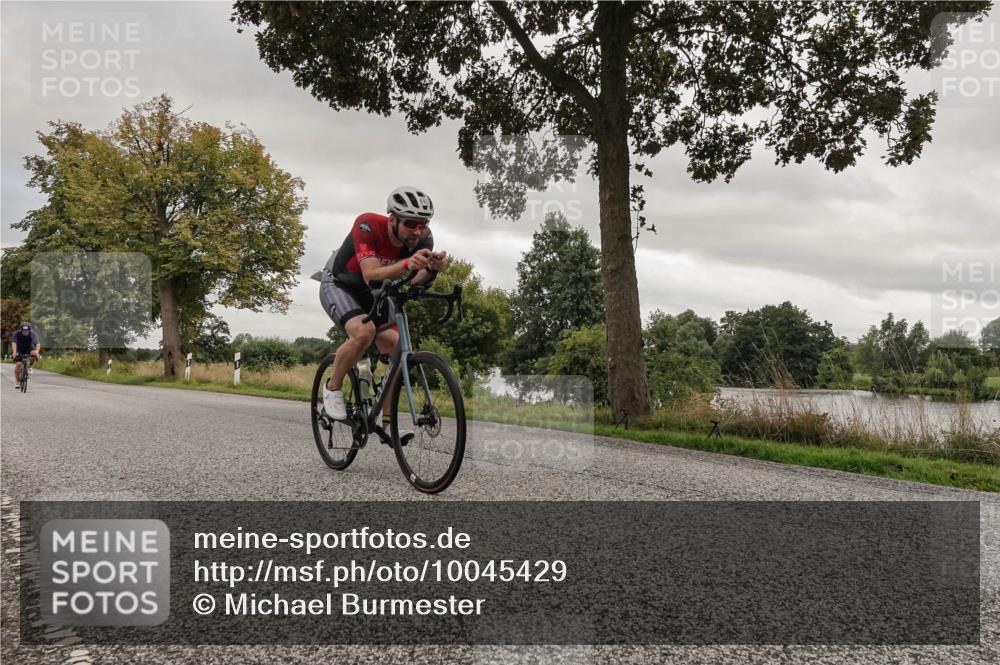 30.08.2026 - Elbe Triathlon Hamburg Michael Burmester http://msf.ph/oto/10045429 30.08.2026 09:27:39 Radfahren 613, 647 meine-sportfotos.de