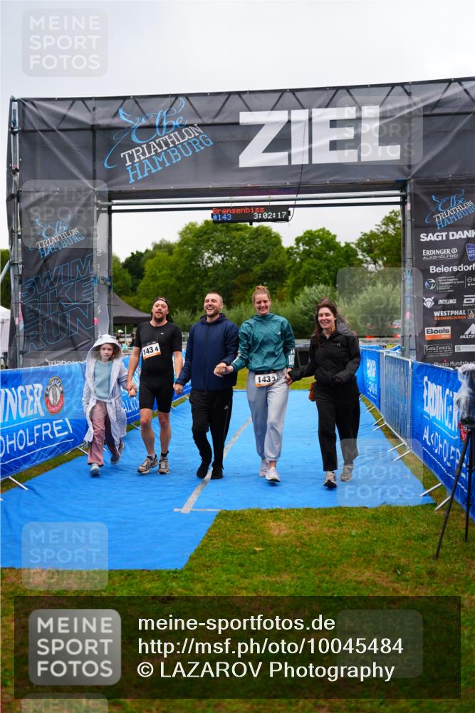 30.08.2026 - Elbe Triathlon Hamburg LAZAROV Photography http://msf.ph/oto/10045484 30.08.2026 17:02:17 Ziel  meine-sportfotos.de